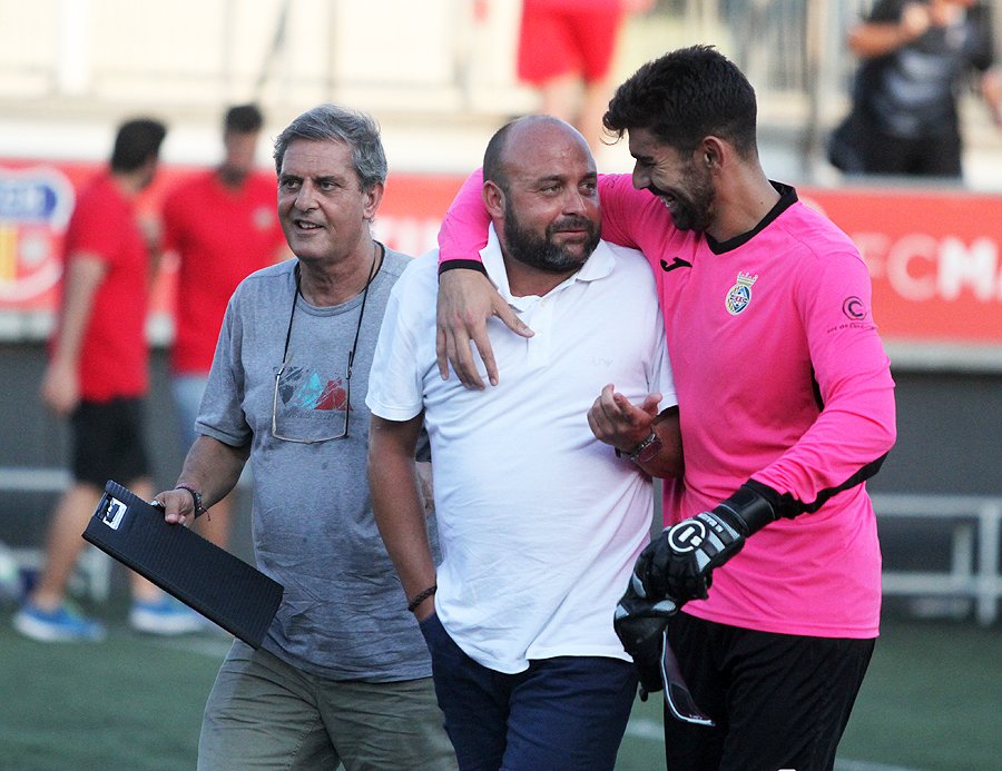 🎩 A l'#Històrics25 també reconeixerem: ⚽️ Manolo González, entrenador del RCD Espanyol de Barcelona, que sempre ha fet bandera dels seus orígens al #futbolcat: del FC Martinenc a les etapes a @montanyesa1927 o CF Badalona SAD Oficial. 🫶 El Manolo, un dels nostres, ho agraeix així! #SomHistòrics 👇