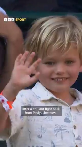 Jackson steals the show! 🥰 Amanda Anisimova gives her nephew an early birthday present with a quarter-final win 🎁 #Wimbledon