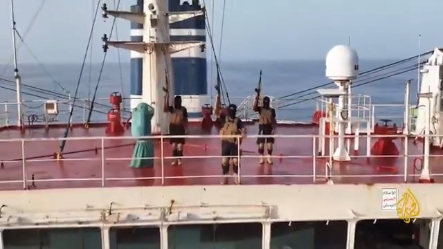 جماعة أنصار الله تبث شريطا يظهر ملابسات استهداف السفينة "ماجيك سيز" وإغراقها في مياه البحر الأحمر #حرب_غزة #الأخبار