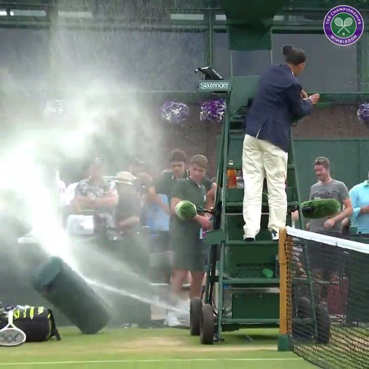 L'arrosage automatique qui s'allume en plein match 🤣 Wimbledon 2019
