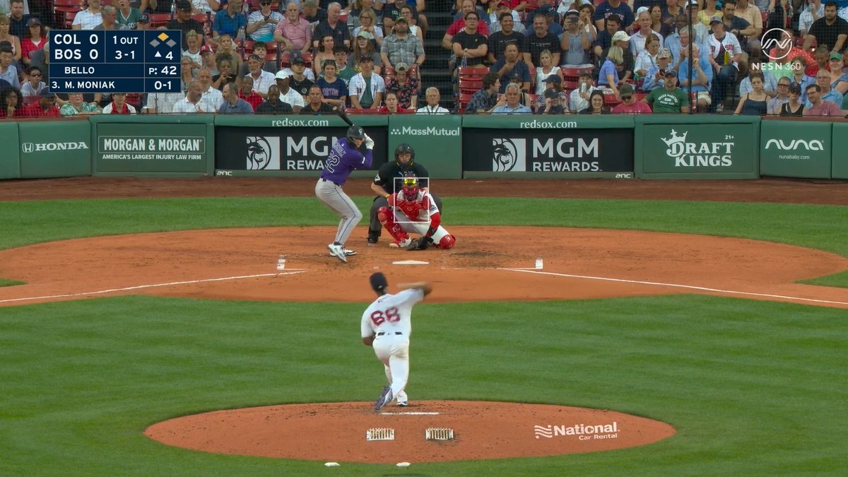 Ceddanne Rafaela just made this catch look very easy ...It had a .690 xBA Elite defense 💎
