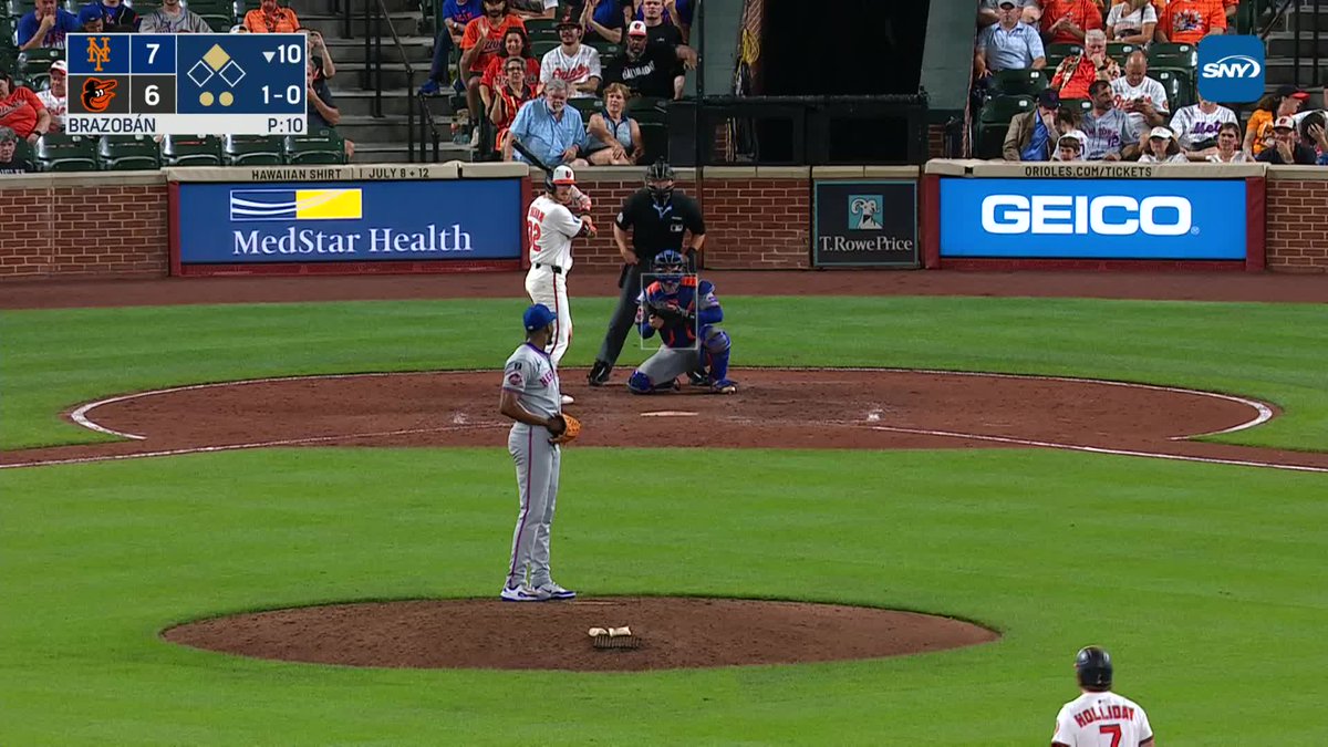 The Mets complete the comeback win as Huascar Brazobán locks down the save!