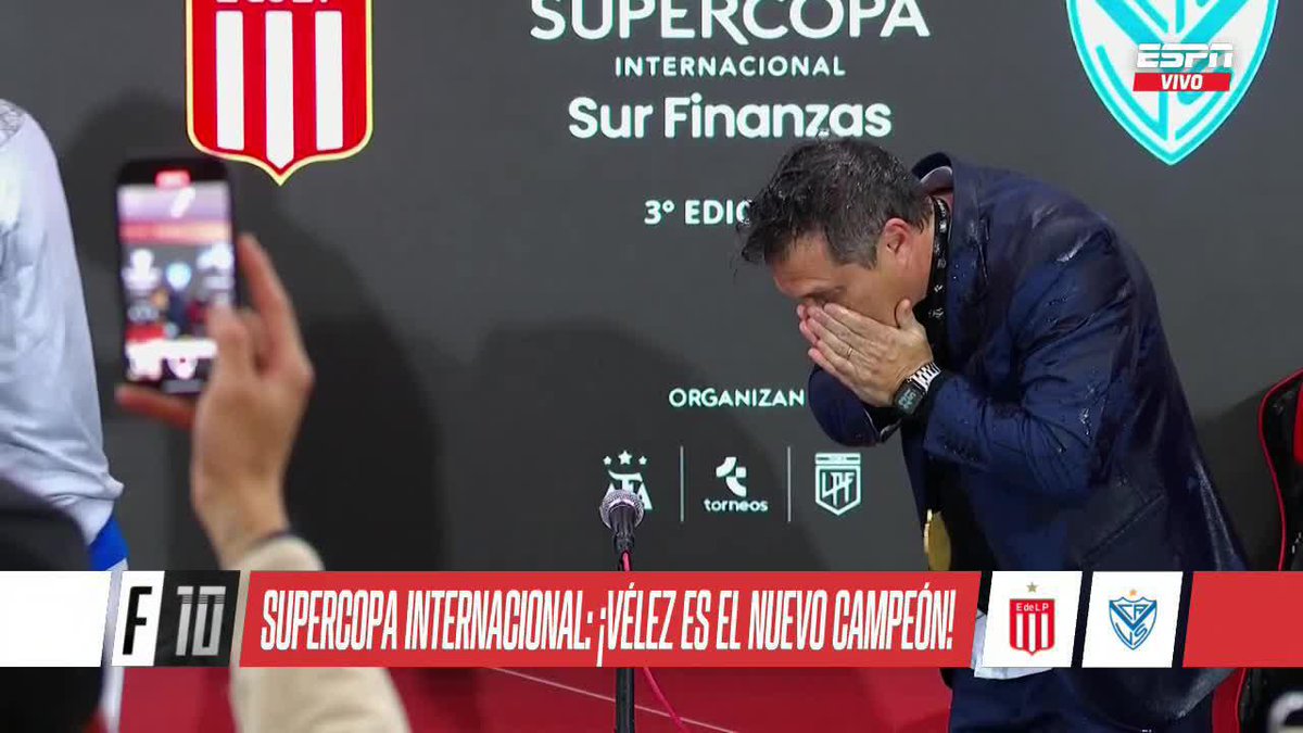 Que tipazo que es Guillermo JAJAJAJAJA como les dice con el dedito "rajen de acá"