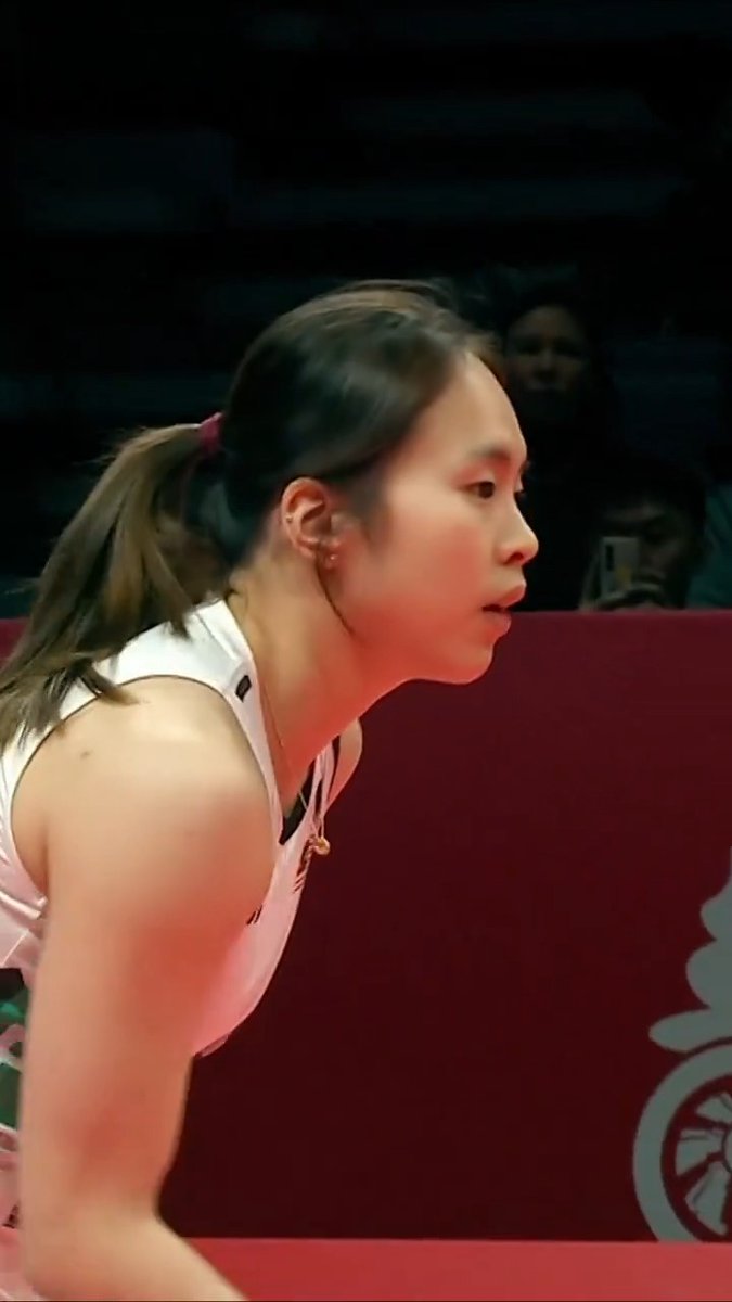 Can’t stop watching 🇲🇾 Pearly’s backhand smash. 🤩🔁 #ICYMI 👉 #badminton #PearlyTan #ThinaahMuralitharan