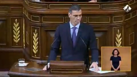 #EnDirecto | Los diputados del PSOE se ponen en pie y dedican una larga ovación a Pedro Sánchez antes de que el presidente comience su comparecencia