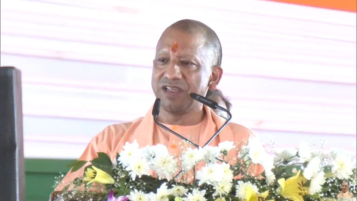 बलरामपुर में एक जल्लाद को हम लोगों ने गिरफ्तार किया है... हम समाज को टूटने नहीं देंगे, राष्ट्र विरोधी और समाज विरोधी तत्वों को चकनाचूर करके रहेंगे...