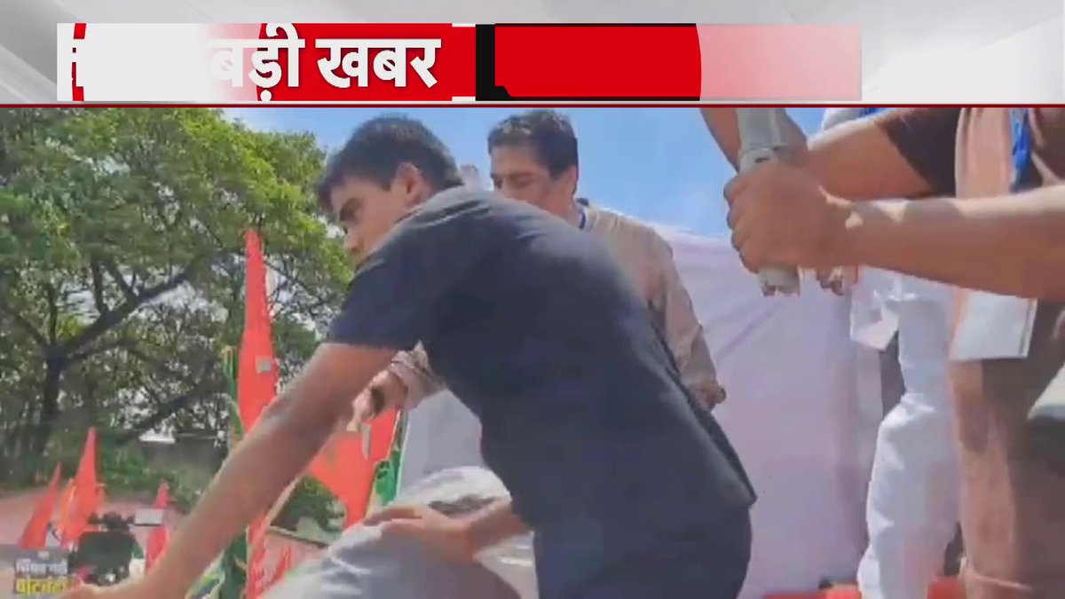महागठबंधन की एकता की खुली पोल.. कन्हैया कुमार को गाड़ी से उतारा गया.. राहुल-तेजस्वी के साथ नहीं मिली जगह