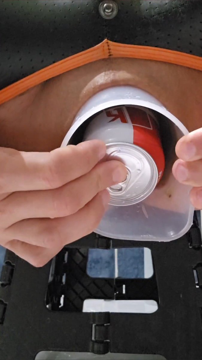 Beer can inside a measuring jug inside a gaping hole stretched by a splitter XL, that's my definition off ass'ception 😅🥵 Need more anal stuffing like that, any great ideas to have a deeper look 👀 ? ❤️