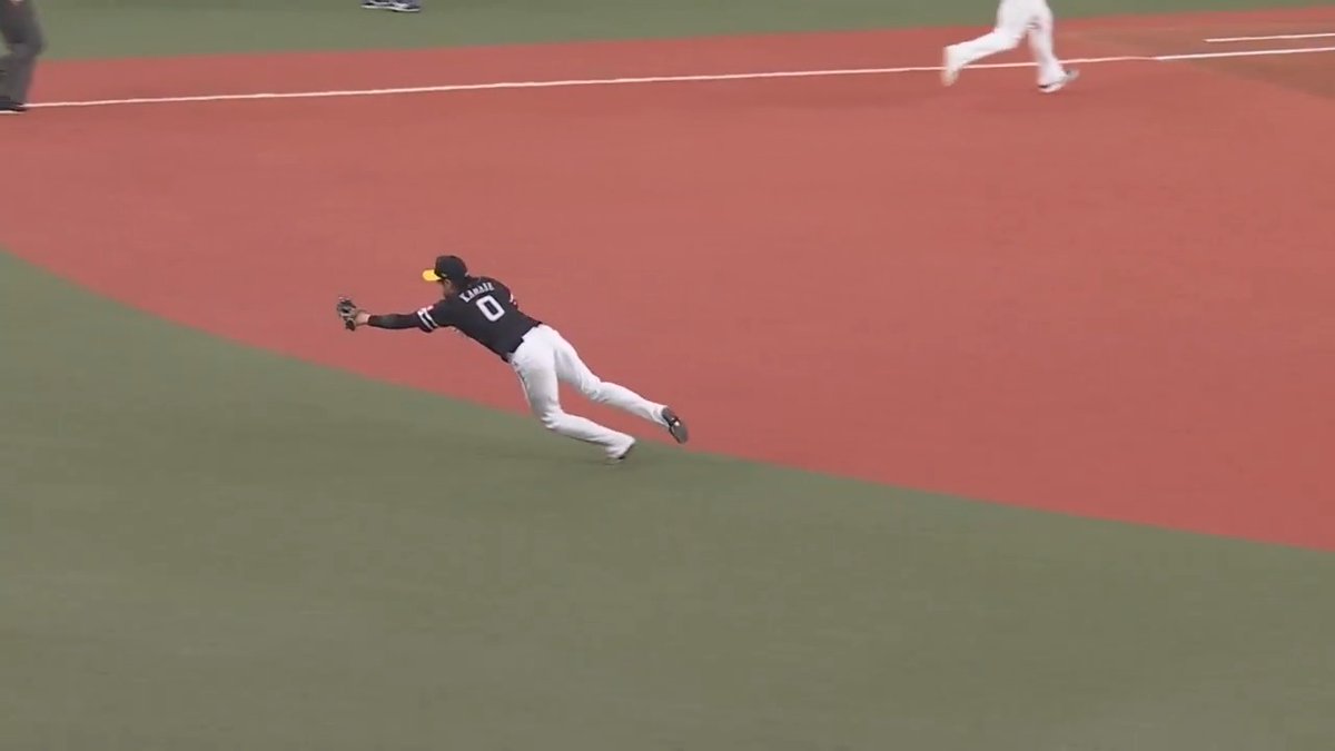 球際の強さががひかる好守備‼ 👏 福岡ソフトバンク 川瀬晃 選手のファインプレー！🔥 🙌 👇ライブ配信はこちら