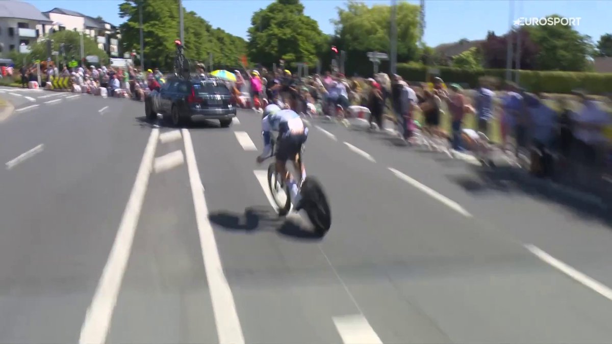🚆 A Iván Romeo no le ven ni desde el coche de Movistar Team. #TDF2025