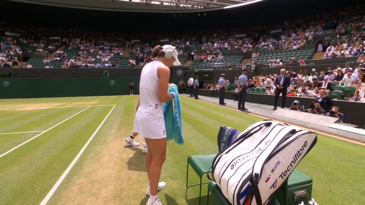 Bidding for a spot in the final four 🔒 Iga Swiatek and Liudmila Samsonova head onto No.1 Court for their quarter-final clash 🤝 #Wimbledon