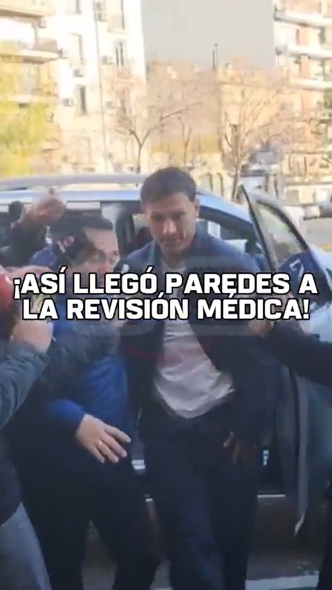 ¡AL GRITO DE "DALE CAMPEÓN"! Impresionante lo que generó Leandro Paredes en su llegada a la revisión médica 🔵🟡