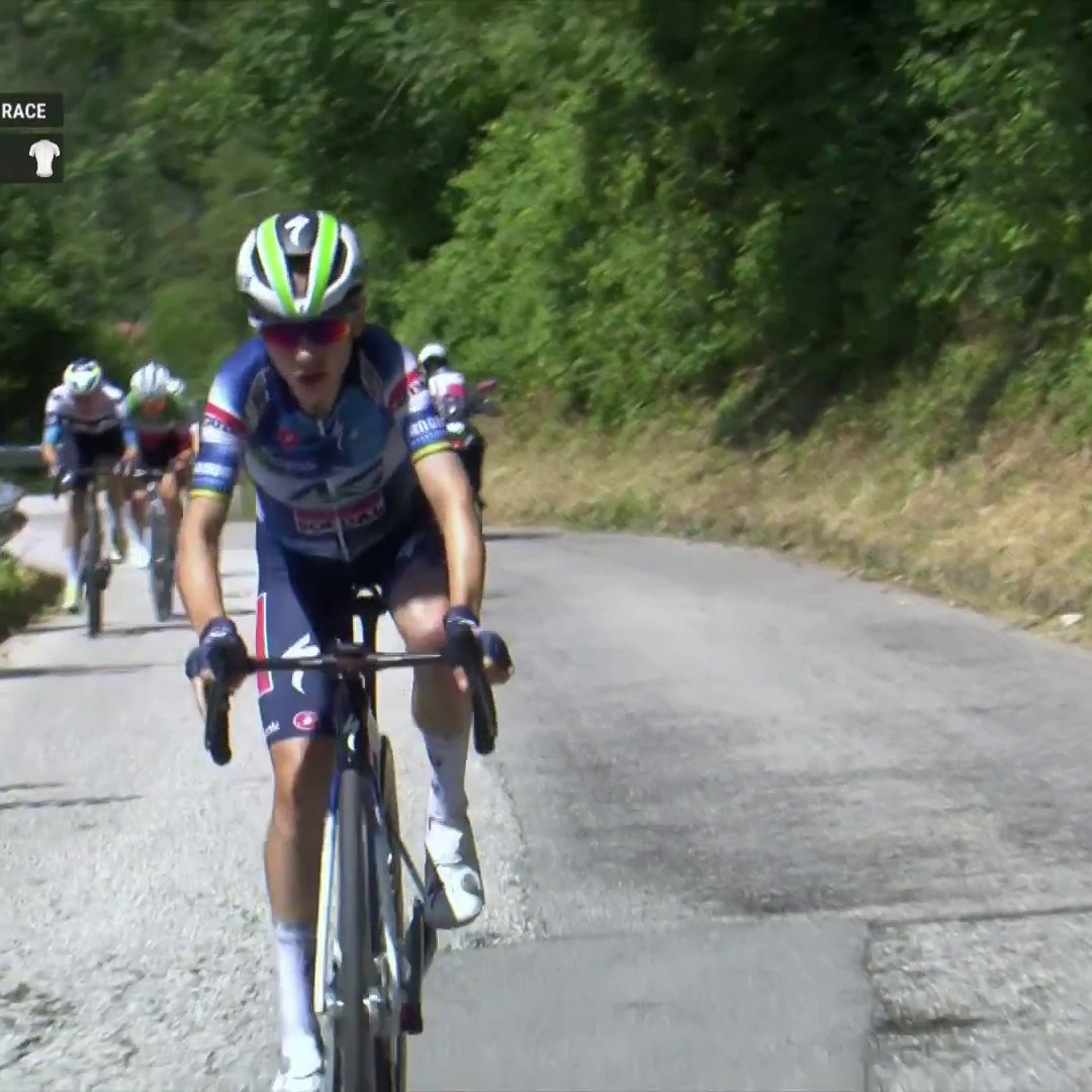 A HISTORIC DISPLAY 🤩 Sarah Gigante DOMINATES the final climb to take her first ever Grand Tour victory! 🏆