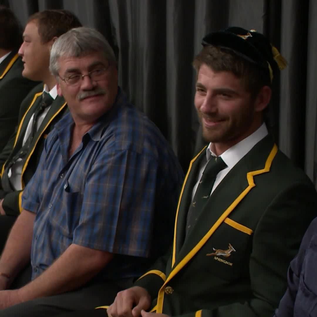 Willie le Roux receiving his first Springbok blazer and cap way back in 2013 🧢 Fast forward 12 years, cap number 100 and a special day for his family awaits in Gqeberha 🇿🇦 #SSRugby
