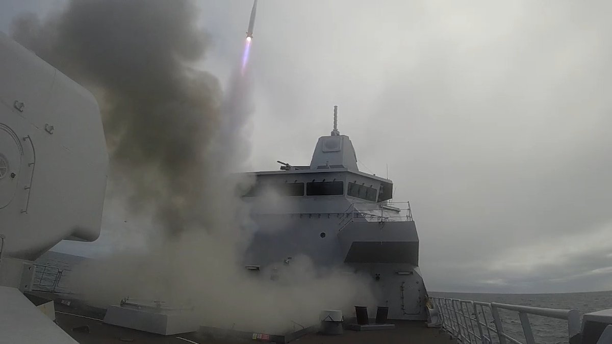 HNLMS De Ruyter (F804) 🇳🇱 , part of SNMG1, launched a live Evolved Sea Sparrow Missile (ESSM) at a drone target — not a drill. The launch took place at a training range, off the coast of Scotland 🏴. Live-fire training = real readiness. The ESSM defends ships from missiles, drones, and aircraft. ⚓️ #WeAreNato #SNMG1