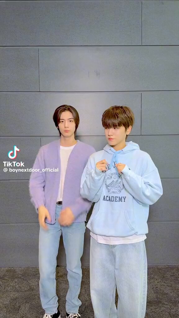 2년 전 잏이링이 왜케 아기임...♡♡