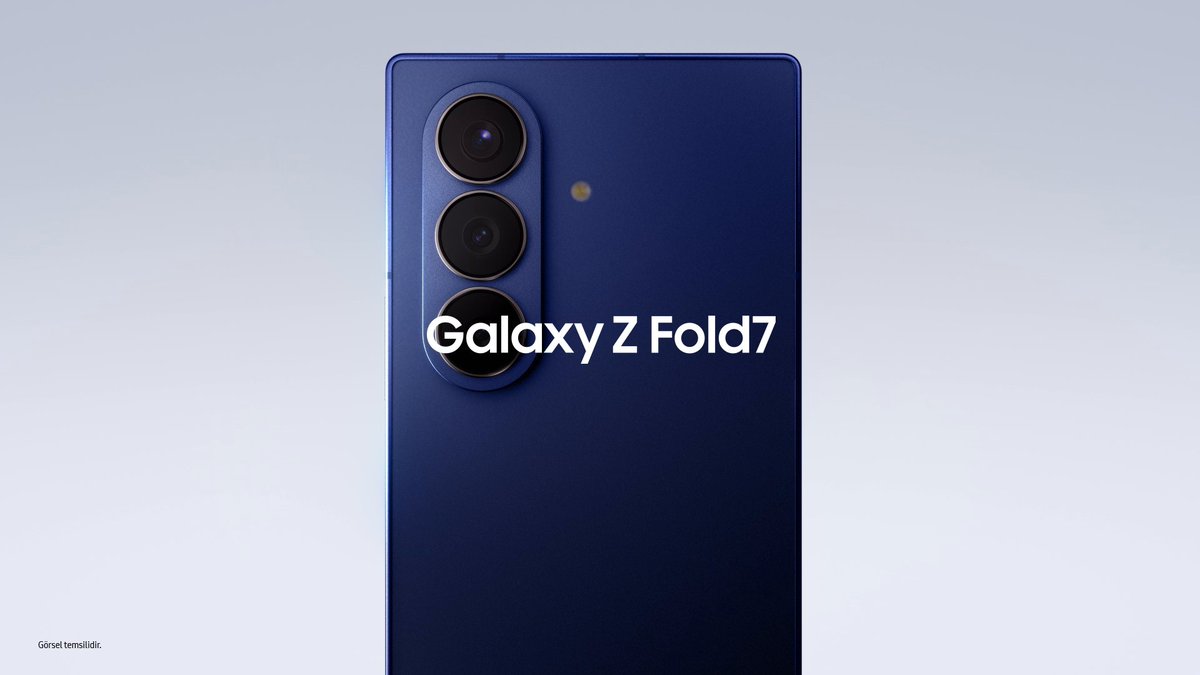 Ultra zarif, ultra güçlü. Şimdiye kadarki en ince, en hafif ve en dayanıklı Galaxy Z Fold7 ile tanış. Galaxy Z Fold7 sahnede. Daha fazla bilgi için: