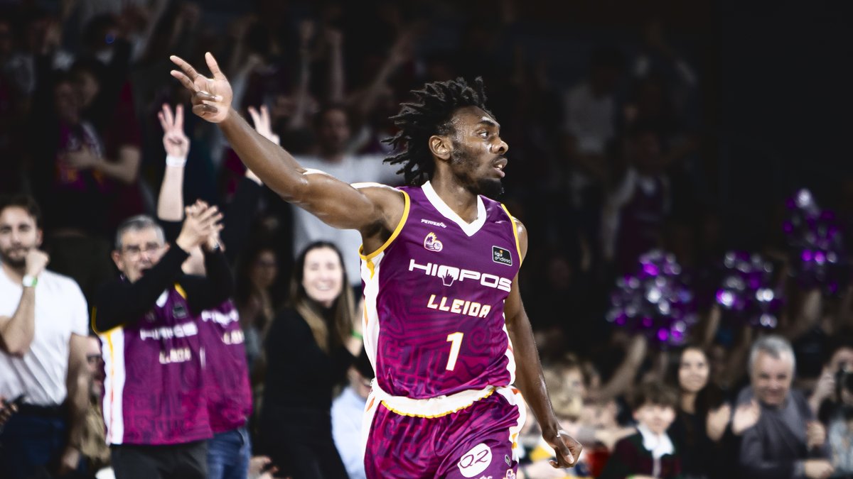 JAMES BATEMON, un aรฑo mรกs siendo parte de la familia burdeos ๐ El talento del estadounidense seguirรก brillando en Barris Nord, defendiendo los colores de Hiopos HIOPOS LLEIDA una temporada mรกs ๐ฅ ๐ JB #LigaEndesa | #MercadoACB