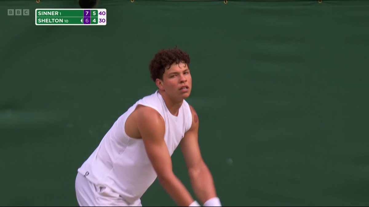 Jannik Sinner goes two sets up after FINALLY breaking Ben Shelton's serve! #Wimbledon