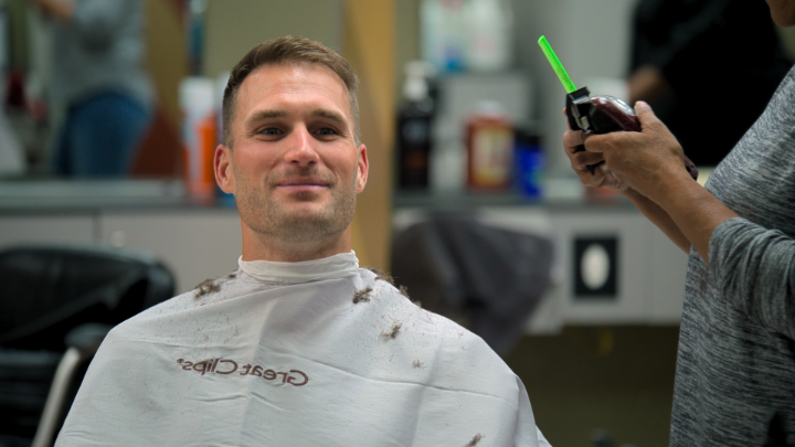 Kirk Cousins: “I go to one place and that’s Great Clips.” 😂 Quarterback Season 2 is now playing.