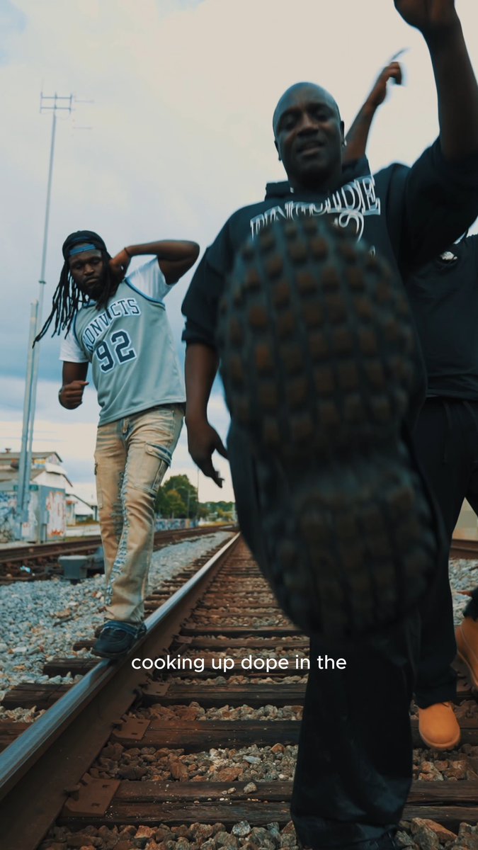 “Ghetto Livin” is OUT NOW with my brother @sheesh_konvict Hit the link 👉 → This one’s for every soul raised where the pavement dreams big.