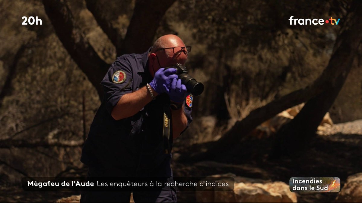 🔥🔍 Avec les enquêteurs qui remontent la piste de l’origine des incendies. À Narbonne, les flammes seraient dues à des mégots mal éteints. #JT20h