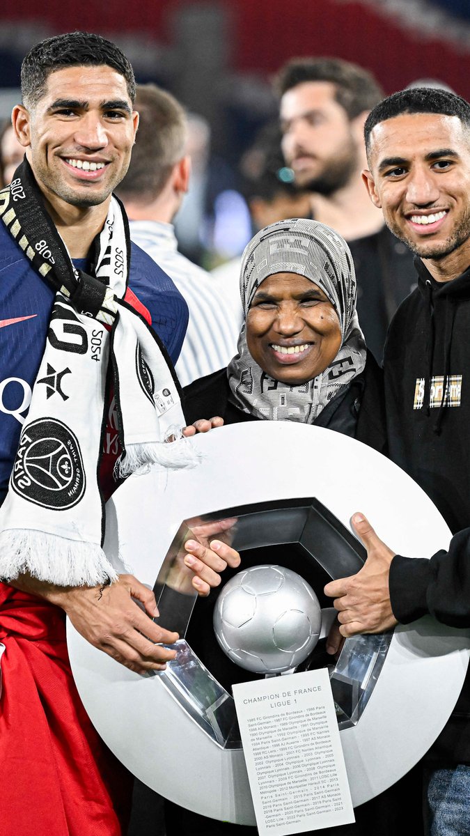 🇲🇦 Could Achraf Hakimi become the second African to win the Ballon d’Or? The Moroccan right-back played a key role in PSG's first ever Champions League victory 🏆 Now he’s hoping to win the Club World Cup! #FIFACWC
