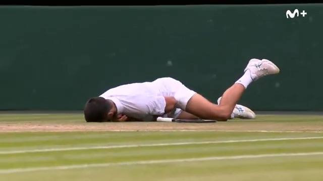 😳 QUÉ BARBARIDAD 𝘿𝙟𝙤𝙠𝙤𝙫𝙞𝙘 𝙚𝙨 𝙙𝙚 𝙜𝙤𝙢𝙖. #LaPistaDelTenis #Wimbledon