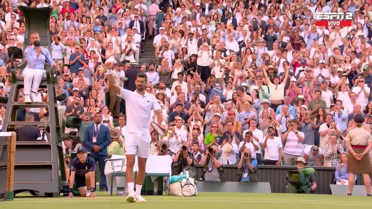 ¡🇷🇸 NOVAK DJOKOVIC ES SEMIFINALISTA DE #WIMBLEDON! 🐐 Y no podía faltar el festejo con su hijo. 😍