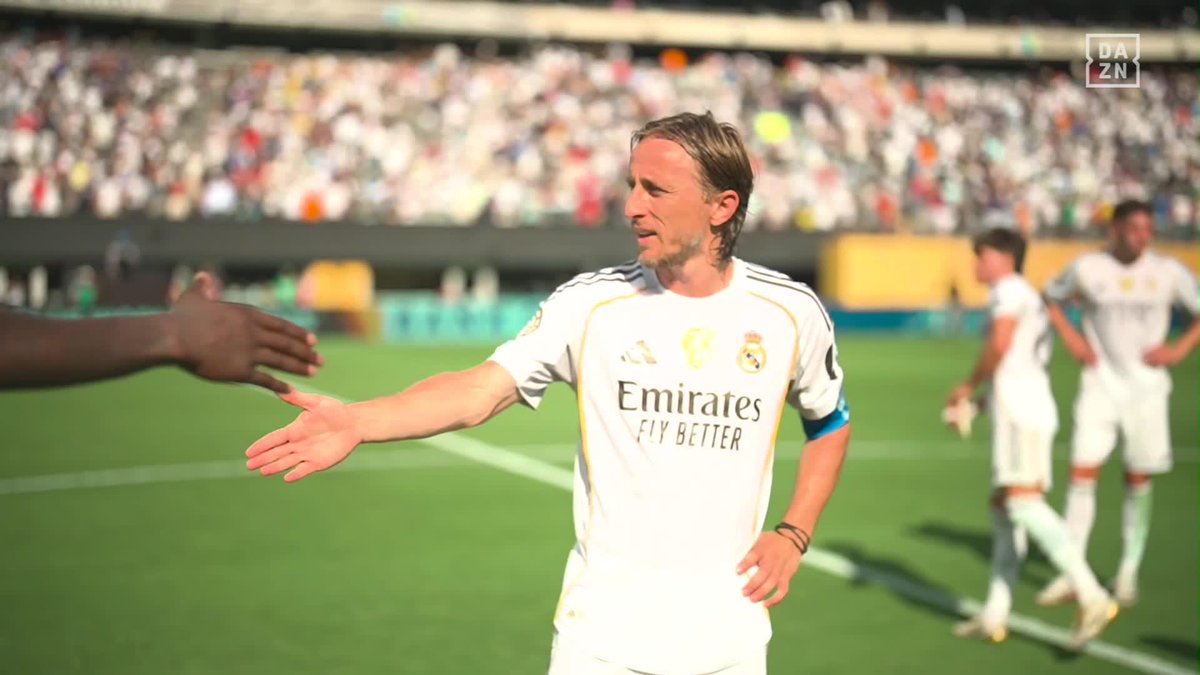 ありがとう 🇭🇷モドリッチ 13シーズン過ごしたマドリーに別れ 🏆FIFAクラブワールドカップ 🆚PSG×レアル・マドリード ⚡️無料ライブ配信中 📱全63試合 DAZN無料ライブ配信 #FIFACWC #TakeItToTheWorld #DAZN