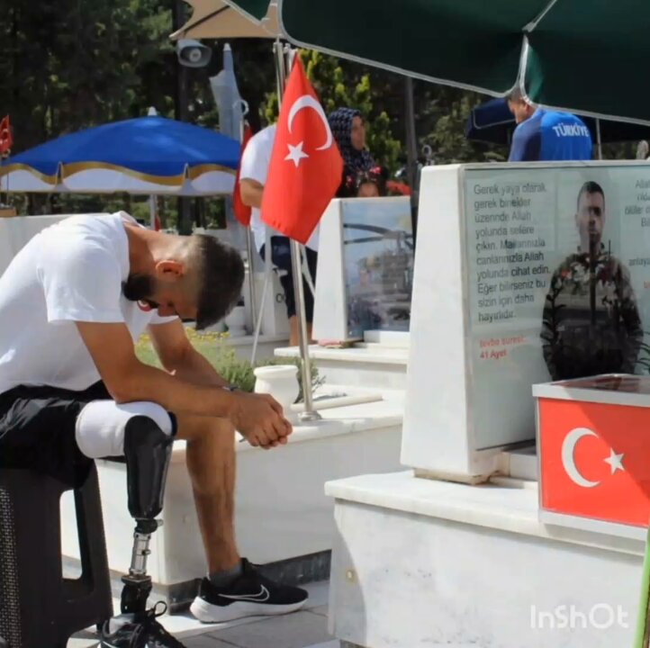 “Türk olmayan herkesin ölümüne üzülenlerin, bir gün Türkler ölürken nasıl sessiz kaldığını görecek ve beni daha iyi anlayacaksınız.” 💬 Hüseyin Nihal Atsız Biri şehit, diğeri şahit!