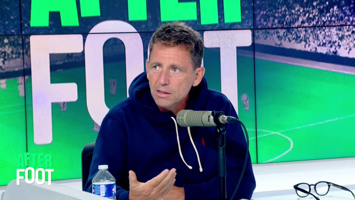 🗣💬 "Qu'est-ce que tu vas développer au niveau sportif désormais ? Si c'est pour vendre tout le monde, juste rester en L1 et vivoter... Michele Kang fait bonne impression et veut faire avancer le club" La réaction de Daniel Riolo après le maintien de l'OL en Ligue 1.