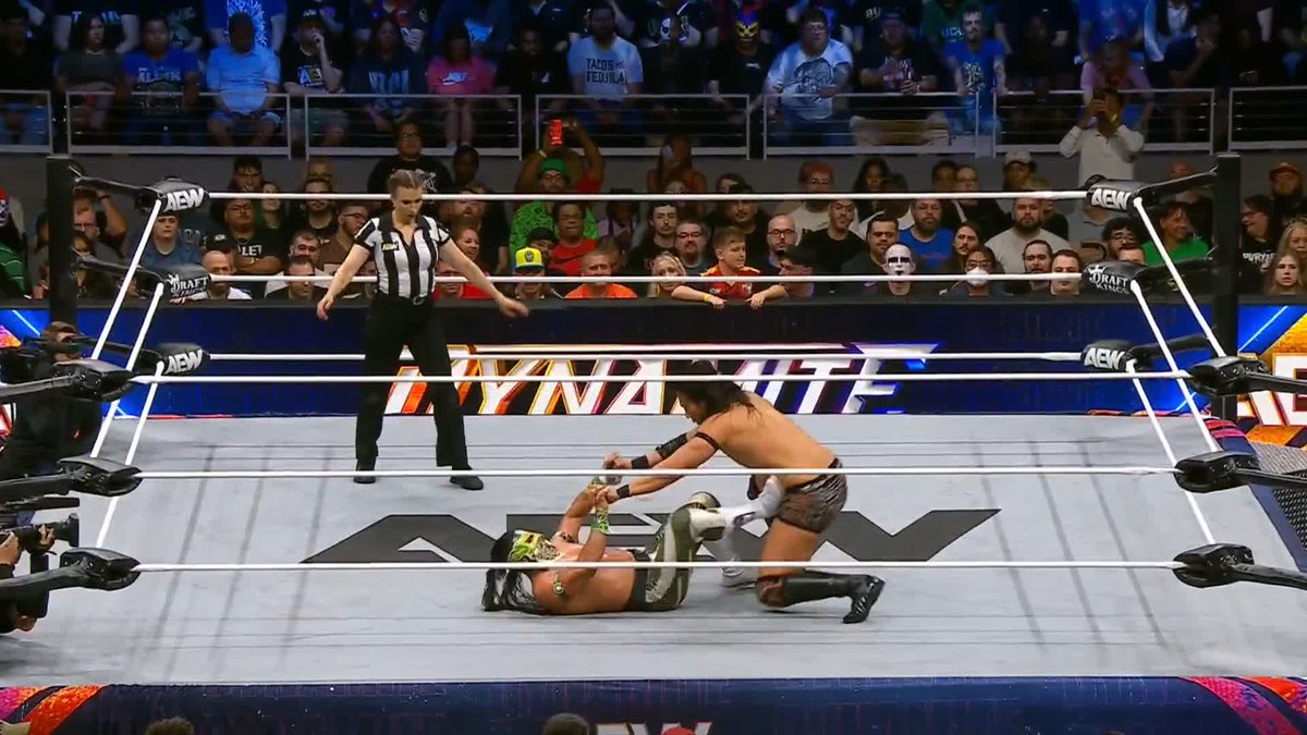 BANDIDO IS NOT HUMAN BRO WTF 😭🔥🔥🔥 #AEW #AEWDynamite