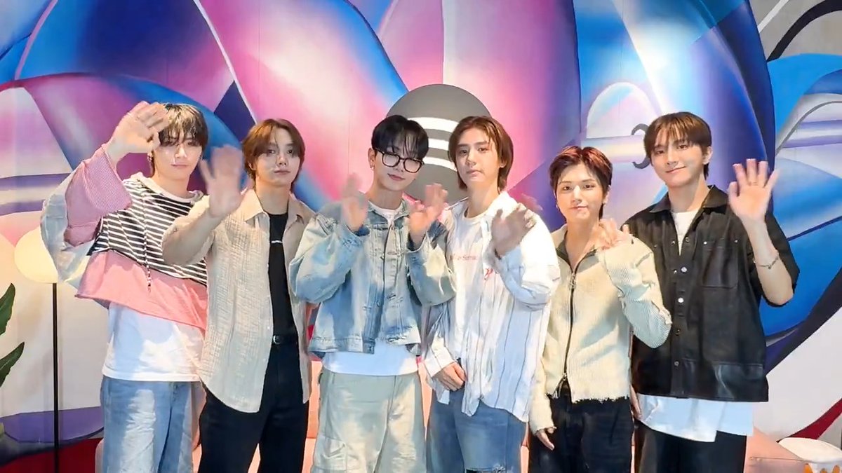 ━✨\#BOYNEXTDOOR/✨ ━ 日本デビュー1周年おめでとう ━━━━━━━━━━━━━━━ 8月には日本 2nd Single 『BOYLIFE』のリリースも決定! 動画メッセージと【On Tour Japan: BOYNEXTDOOR】を聴きながら、新曲を楽しみに待とう🎧 ▶︎ BOYNEXTDOOR JP