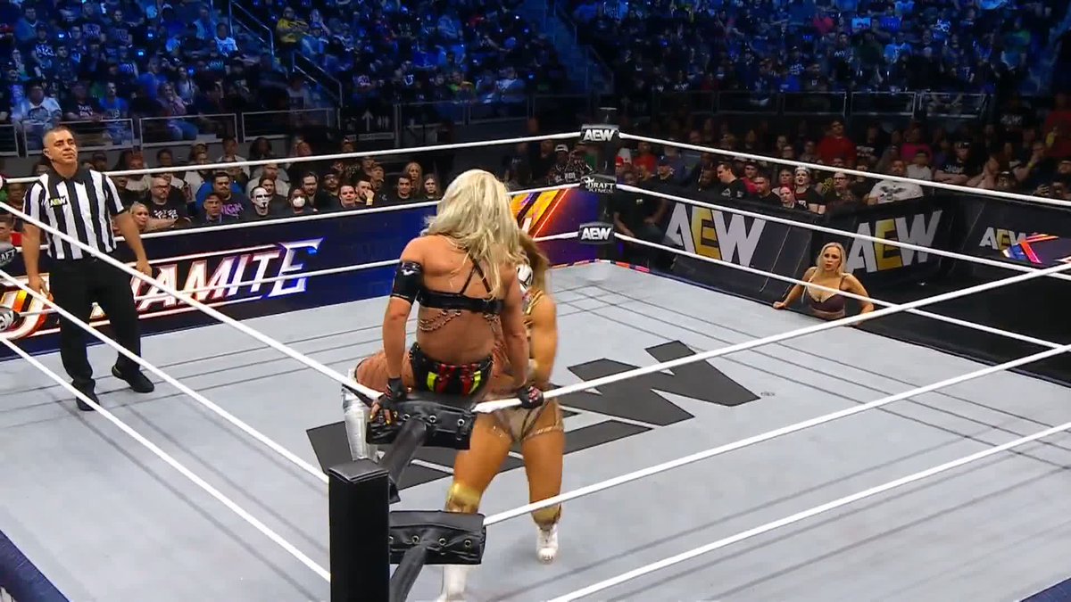CAUGHT AND TOSSED! What power from @MeganBayne! Watch #AEWDynamite LIVE on TBS &amp; HBO Max