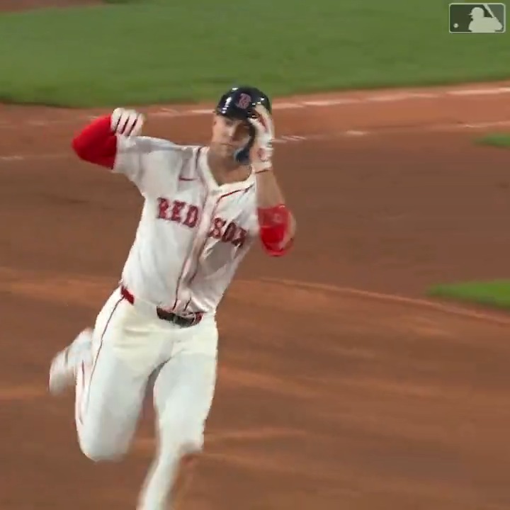 Romy gives us our 3rd HR of the night!!!
