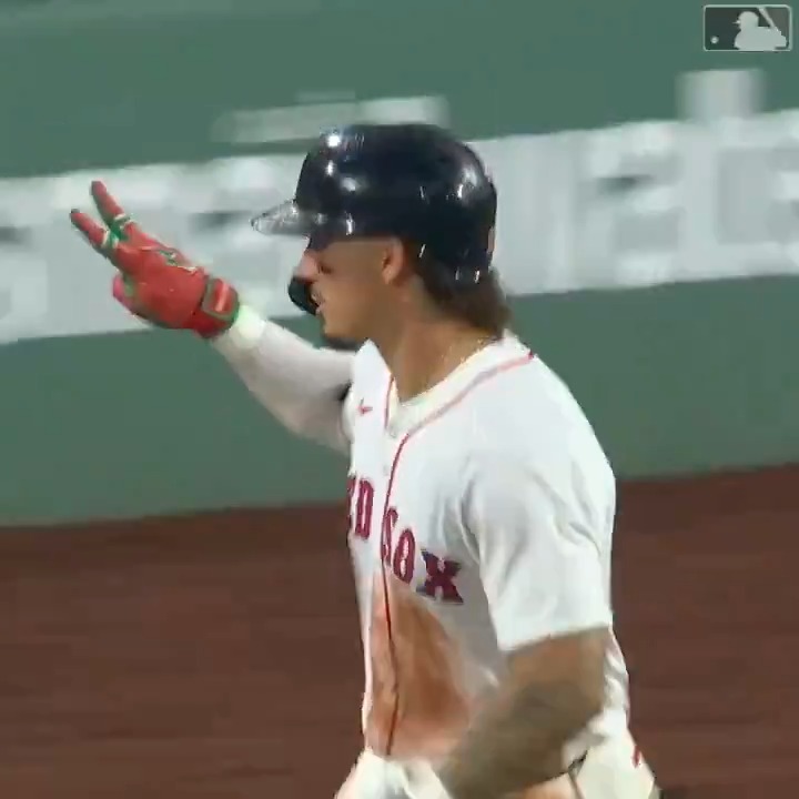 Jarren makes it a 10-run game!!! 😤