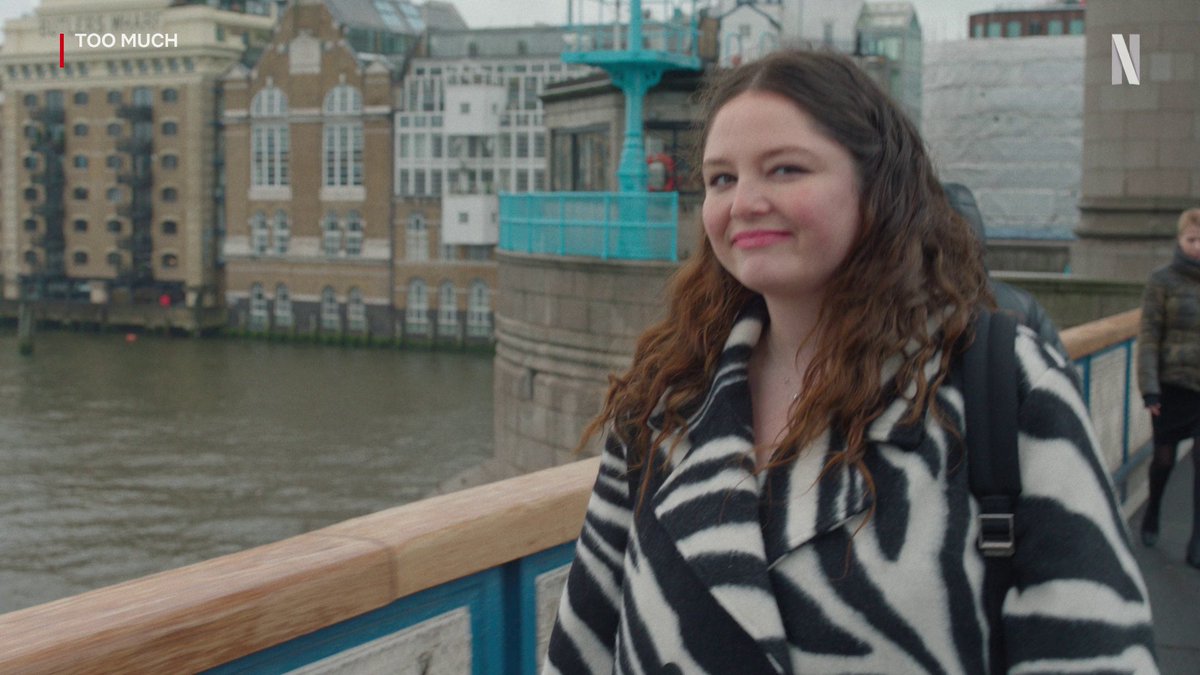 Bu mevsimde Londra harika olur. Too Much, şimdi sadece Netflix'te.
