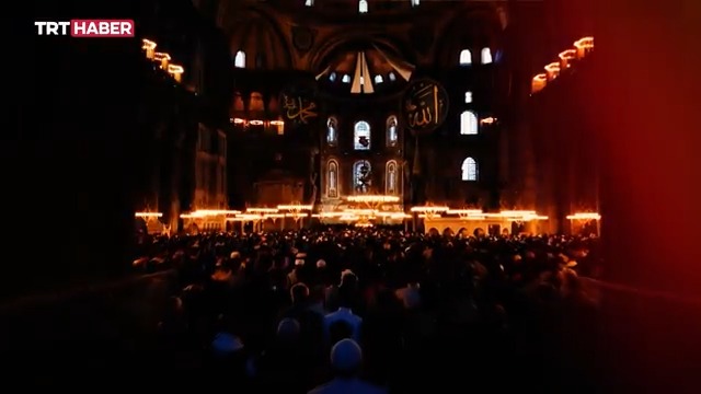 10 Temmuz 2020 Ayasofya Camii açıldı. Aziz bir kitap gibi…