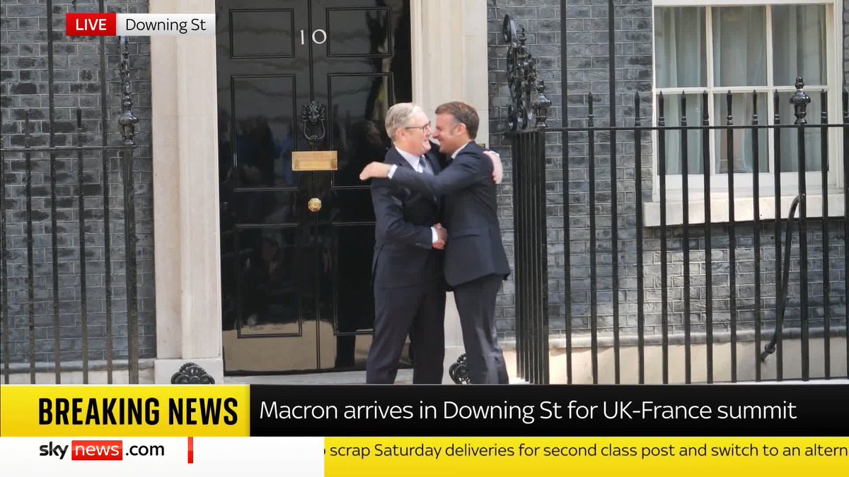 Sir Keir Starmer embraces Emmanuel Macron as the French president arrives at Downing Street ahead of talks focusing on hammering out a deal on migrant returns. Sky's ＠MhariAurora has the latest ⬇️ Live updates: 📺 Sky 501, Virgin 602 and YouTube