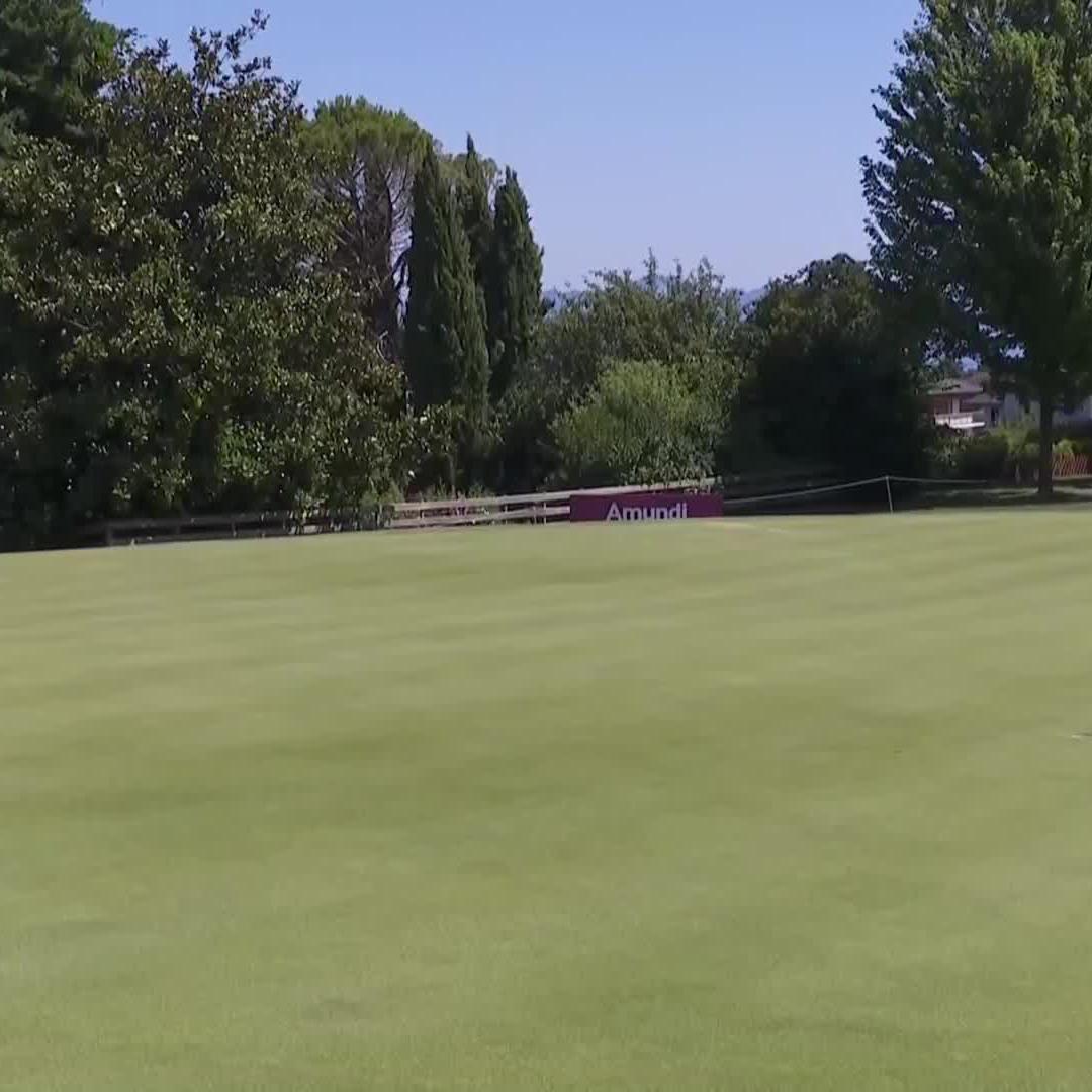 A nice closing par for Leona Maguire and she walks off the course with the clubhouse lead 👊 Watch now on Golf Channel