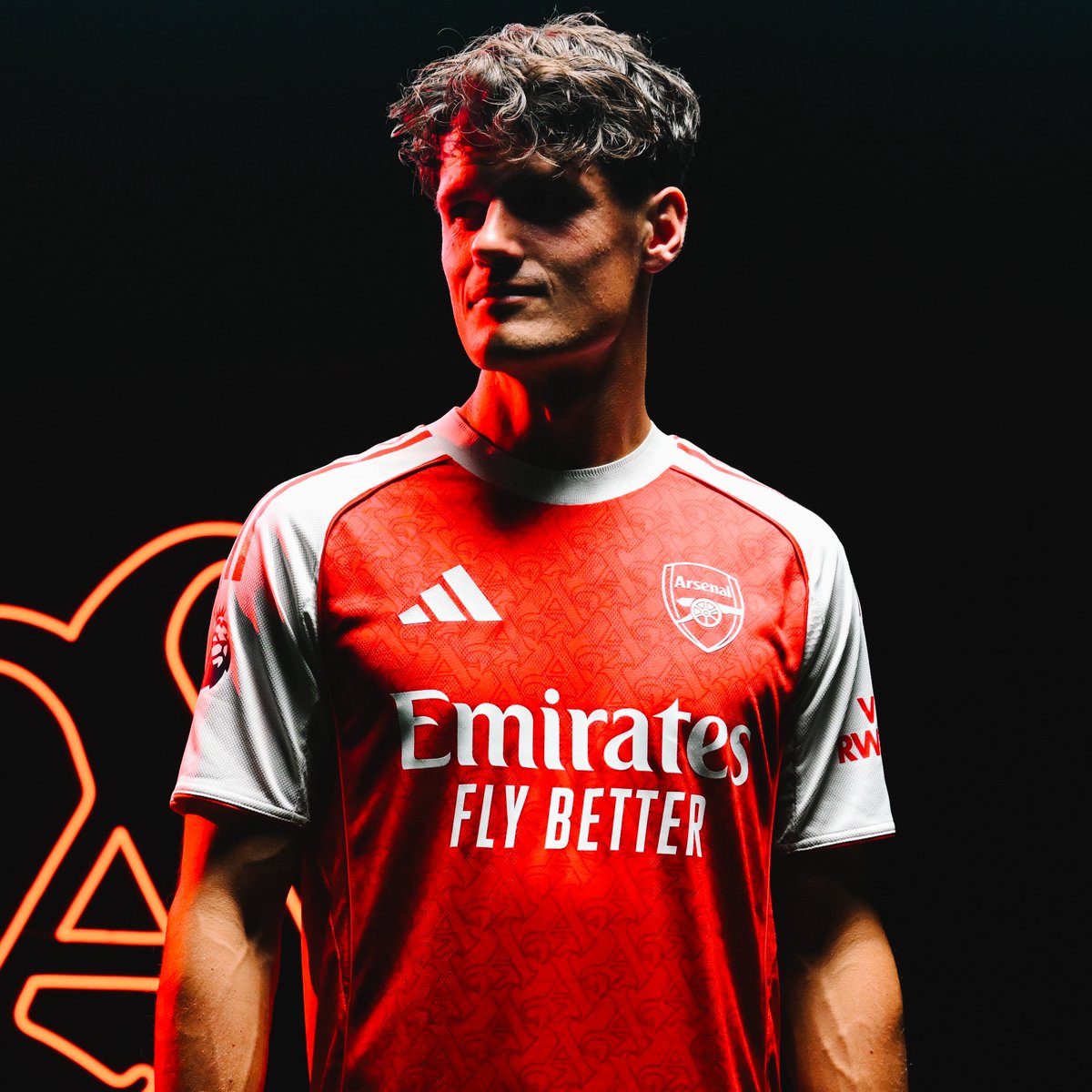 Bringing a wealth of experience. Christian Nørgaard is a Gunner ✍️