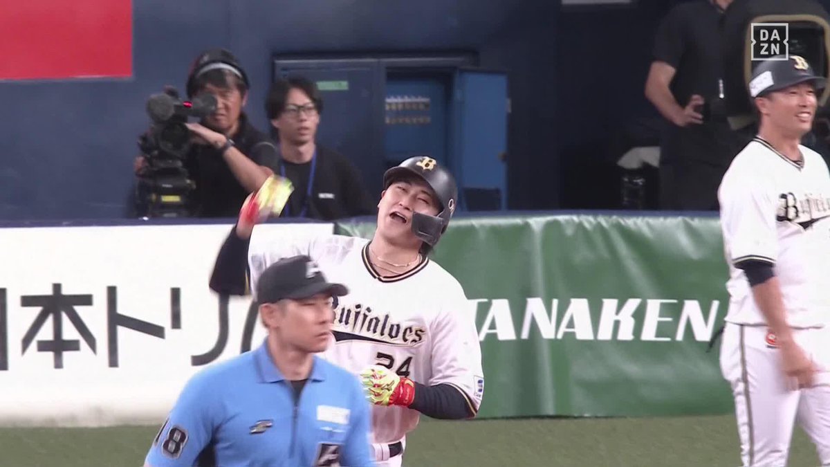 満塁策に燃えた🔥 低めのスライダーをここで捉えた 紅林弘太郎が上段への満塁ホームラン ⚾プロ野球(2025/7/10) 🆚オリックス×ソフトバンク 📱Live on DAZN #オレをみろ #Bs2025