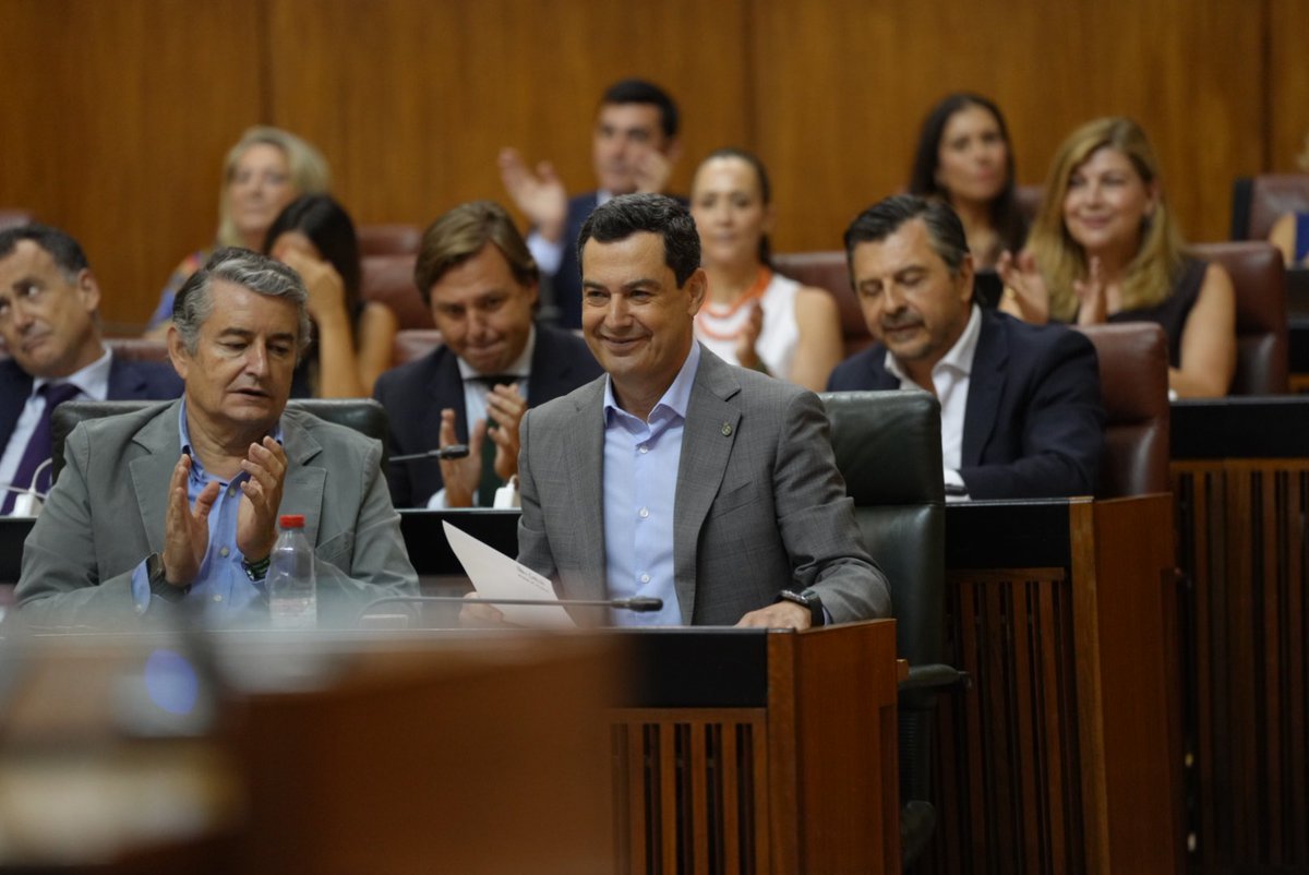 🔴 Vamos a construir un nuevo centro de salud en el casco urbano de Cazorla. Primero acordaremos con el alcalde el lugar más apropiado técnicamente. Después lo construiremos. Mientras, facilitaremos a sus vecinos ir al hospital lo mejor posible. Estamos en las soluciones.