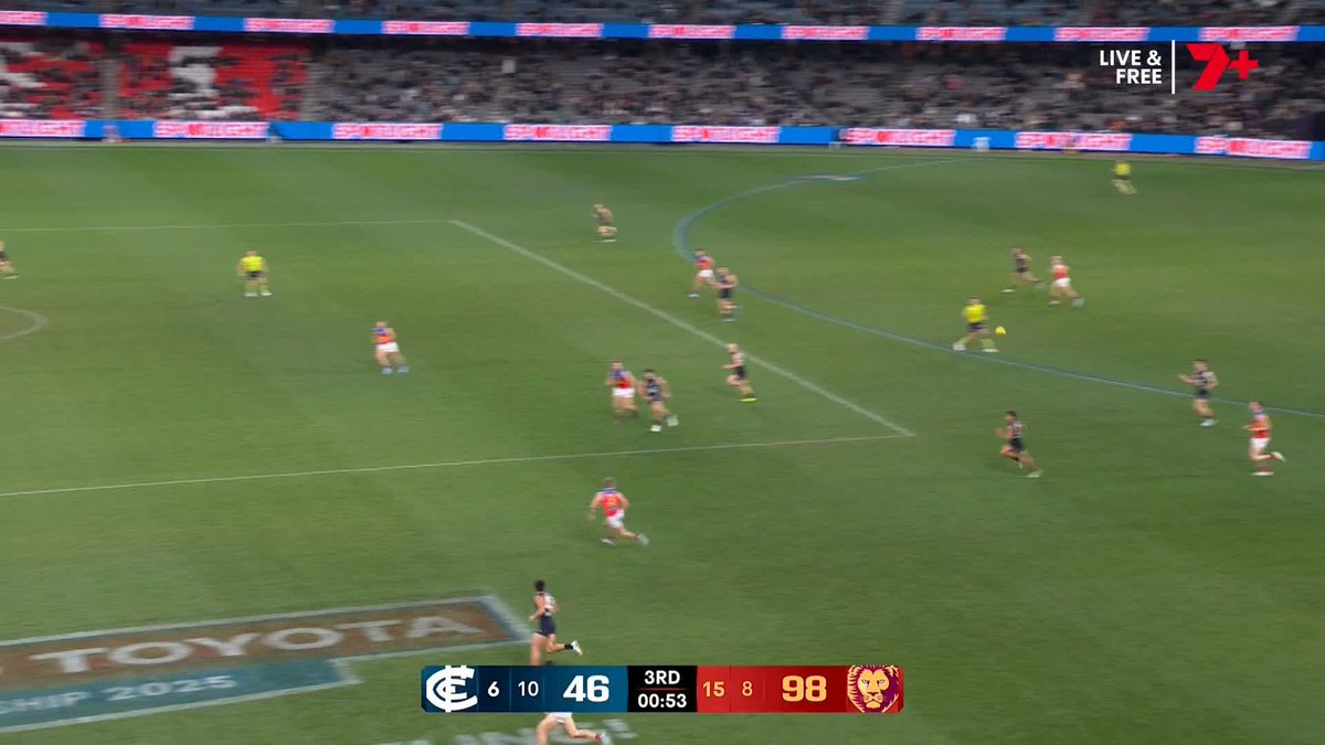 "I can't stand the Bronx cheer. I can't stand it." 🗣️ Kane Cornes on Tom De Koning receiving Bronx cheers from Carlton fans | #AFLBluesLions