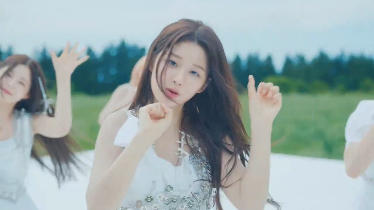 2 years ago today, NMIXX released their third single, "A Midsummer Nmixx's Dream" with the title track, ‘Party O’Clock’