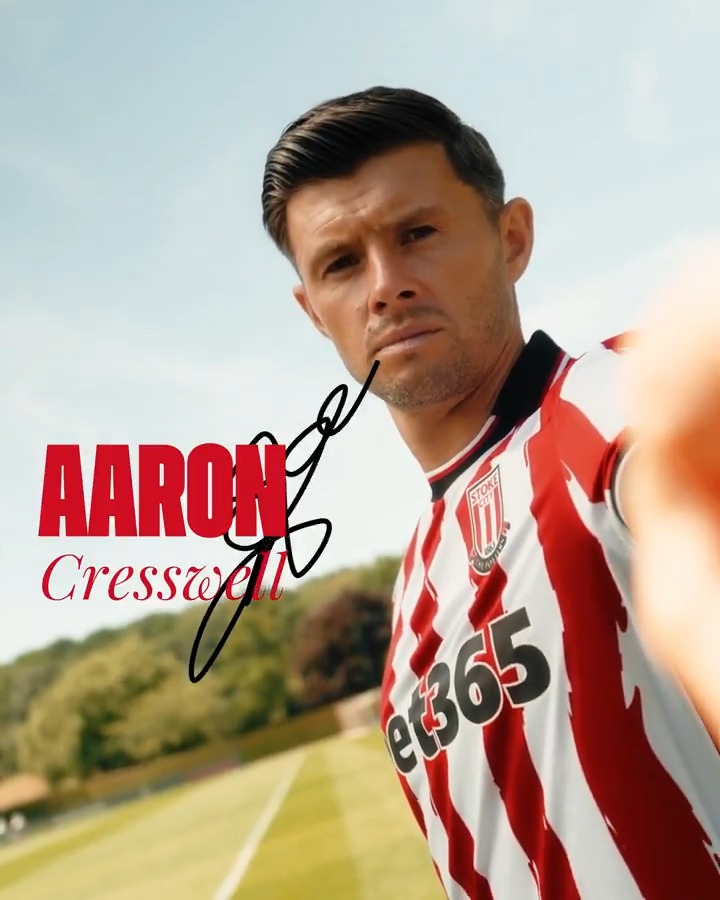 Aaron arrives 👋 City clinch Cresswell as fourth summer signing.