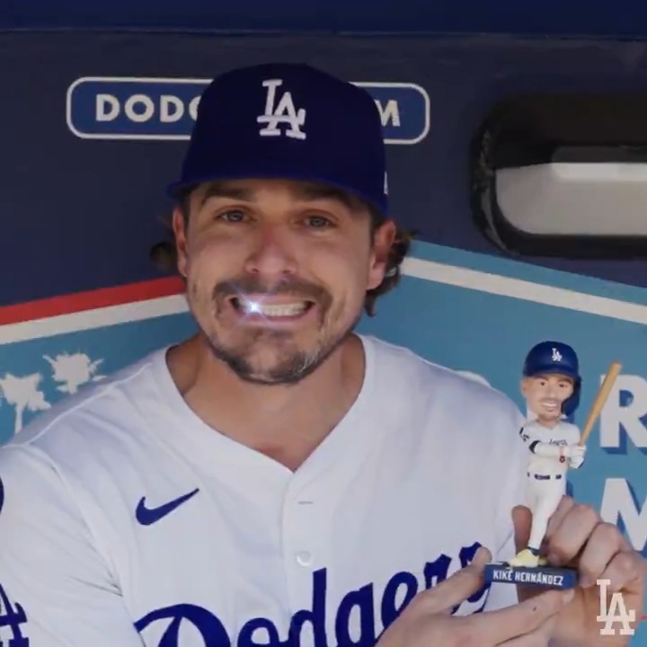 "I guess I smile when I hit the ball?" Kiké reacts to his new bobblehead. 😂