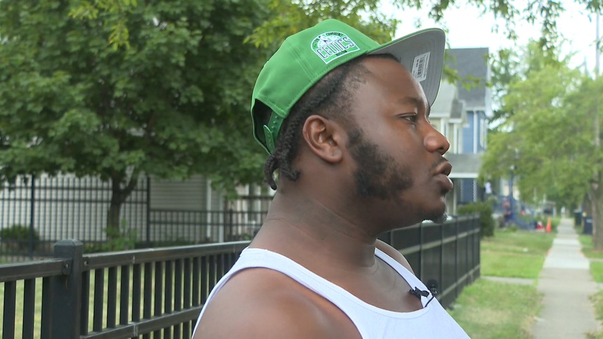 Curtis Jones said he was out for a walk when he heard commotion and then saw what appeared to be a mountain lion on the streets of Rochester. "It said 'rawr' and I just kept walking. I seen it, seeing me, see it, so in my head, I’m like 'Nah, I got to go, man. I’m out. I’m not about to play with nobody.'" WATCH THE FULL INTERVIEW: