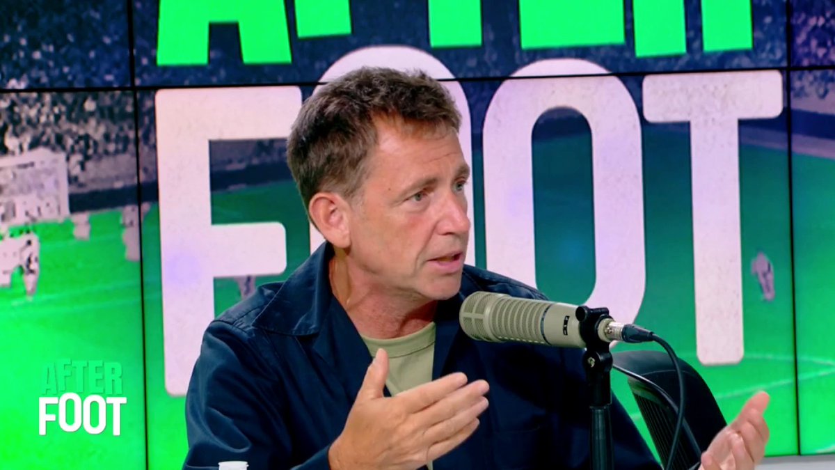 ⭐ Le PSG est-il en train de rejoindre les plus grandes équipes qui ont marqué l'histoire (Ajax de Michels, Milan de Sacchi, Barça de Guardiola) ? L'avis de Daniel Riolo : "Le PSG semble pouvoir faire la même chose, les gens regardent avec admiration." #RMCLive